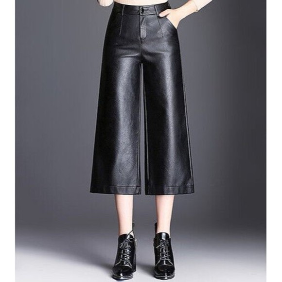 Coeur De Vague Pants - Black Faux Leather Wide Leg Cropped Pants Size 12 womens Coeur De Vague boutique